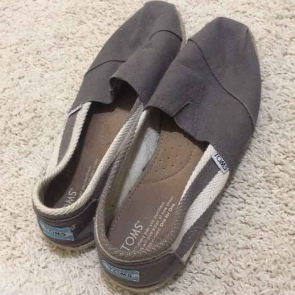 Toms - Picture 2 of 3